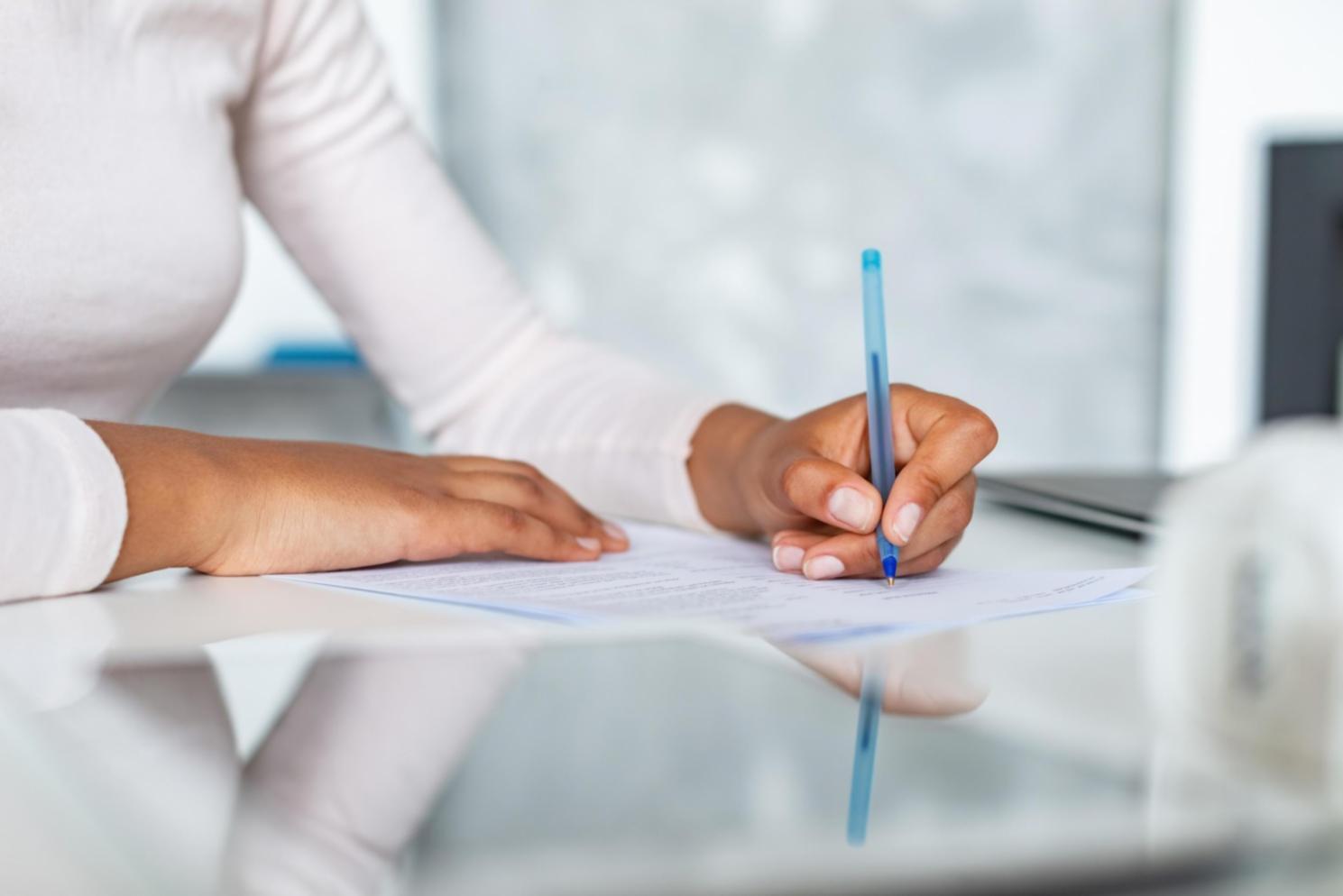 Detail práce s finančními modely na počítači